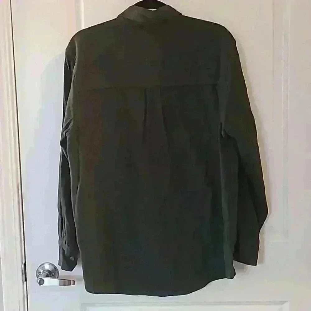 Green Button down - Picture 4 of 5